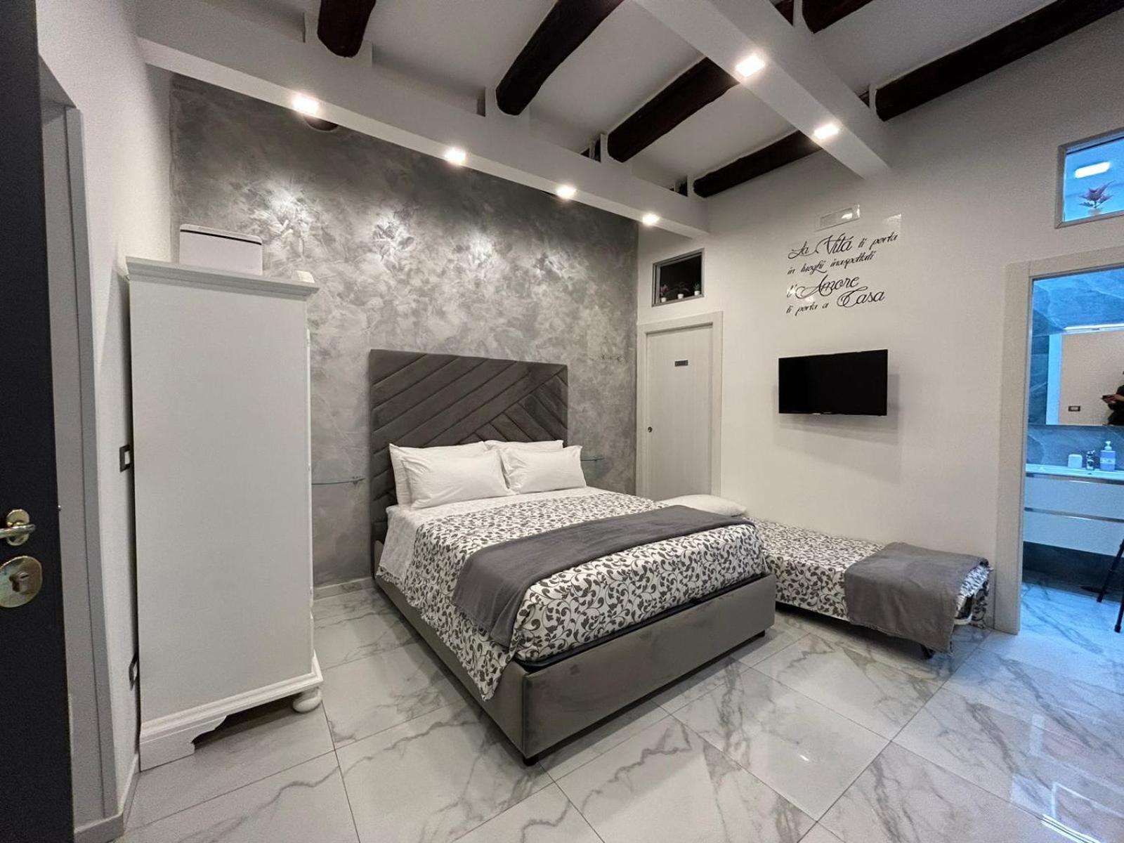 Вілла Casa Tolentino Al Centro Di Napoli Екстер'єр фото